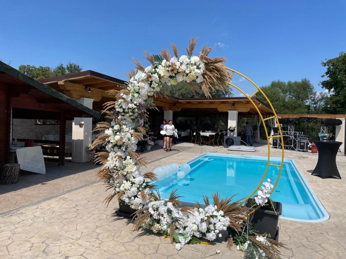 Motel Casa Ryana Self Check-In Gilău Zewnętrze zdjęcie